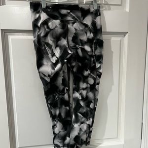 Lululemon crop leggings